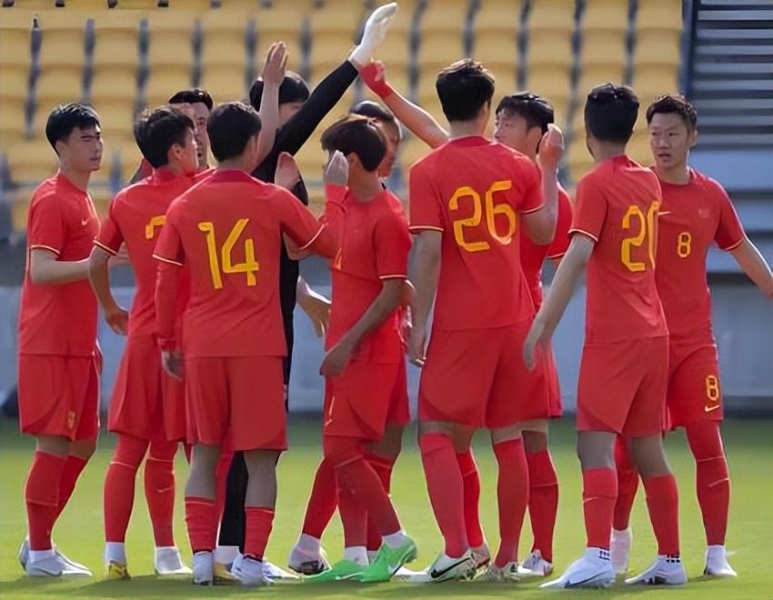 B体育官方网站-U23国足踢泰国首发预测！蒯纪闻首次以主力身份出战，王钰栋替补