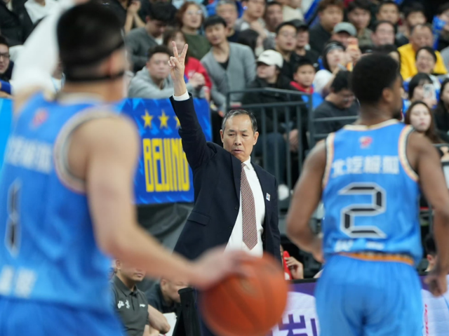 B体育-北京首钢VS浙江男篮！许利民出奇制胜，斯佩尔曼复出，央视直播