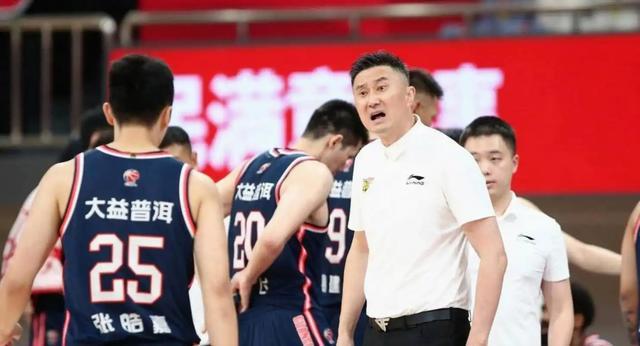 B体育-CBA一天罚21万！季后赛乱象频出，罚单敲醒了谁？